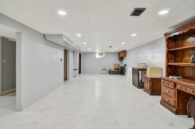 7204 Schneider Avenue, Hammond, IN 46323