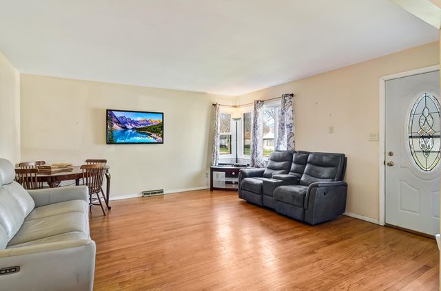 7204 Schneider Avenue, Hammond, IN 46323