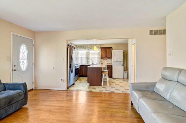 7204 Schneider Avenue, Hammond, IN 46323
