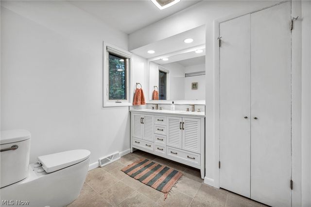34580 Sherbrook Park Drive, Solon, OH 44139