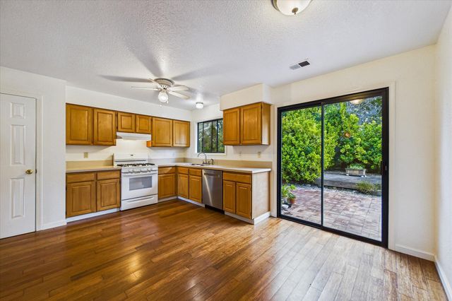 1915 Acacia Court, Mckinleyville, CA 95519