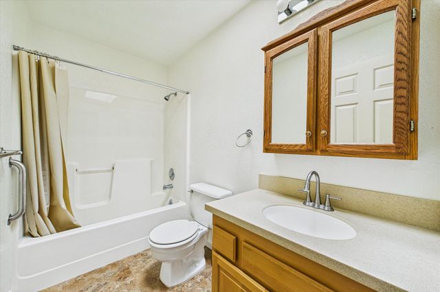 1915 Acacia Court, Mckinleyville, CA 95519