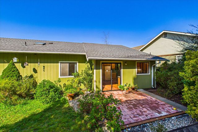 1915 Acacia Court, Mckinleyville, CA 95519