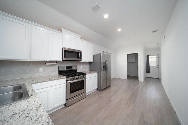 18450 White Stallion Lane, Hockley, TX 77447