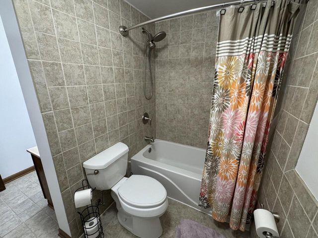 229 Claremont ROAD, Saukville, WI 53080