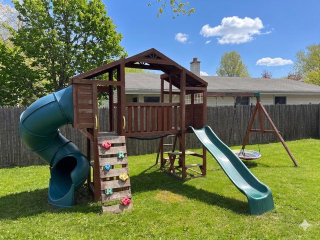 229 Claremont ROAD, Saukville, WI 53080