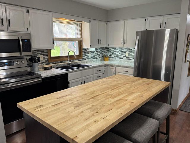 229 Claremont ROAD, Saukville, WI 53080