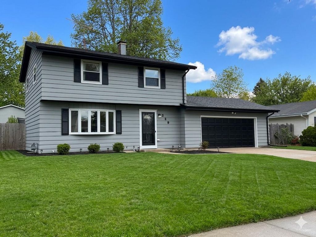 229 Claremont ROAD, Saukville, WI 53080