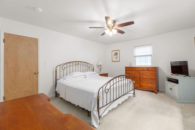 4 HAMLIN DR, Fredericksburg, VA 22405