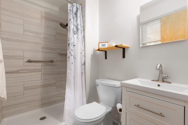 4 HAMLIN DR, Fredericksburg, VA 22405