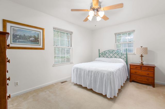 4 HAMLIN DR, Fredericksburg, VA 22405