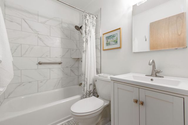 4 HAMLIN DR, Fredericksburg, VA 22405