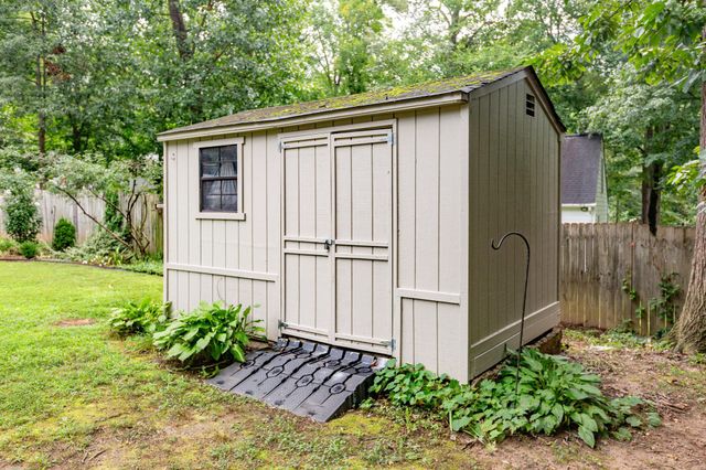 4 HAMLIN DR, Fredericksburg, VA 22405