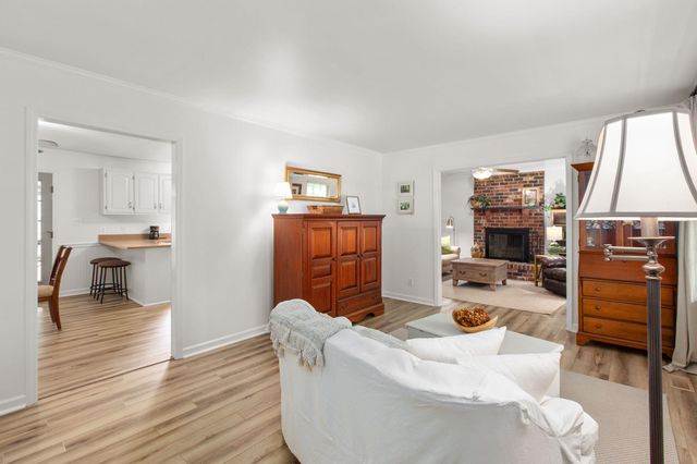 4 HAMLIN DR, Fredericksburg, VA 22405