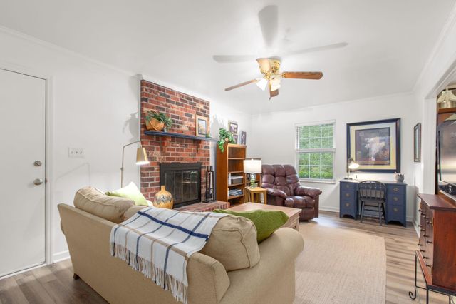4 HAMLIN DR, Fredericksburg, VA 22405