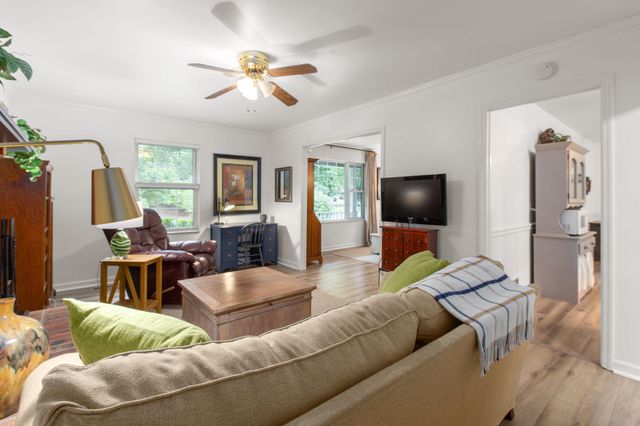 4 HAMLIN DR, Fredericksburg, VA 22405