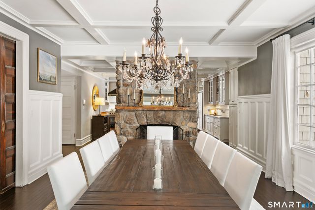 242 Ocean Drive West, Stamford, CT 06902