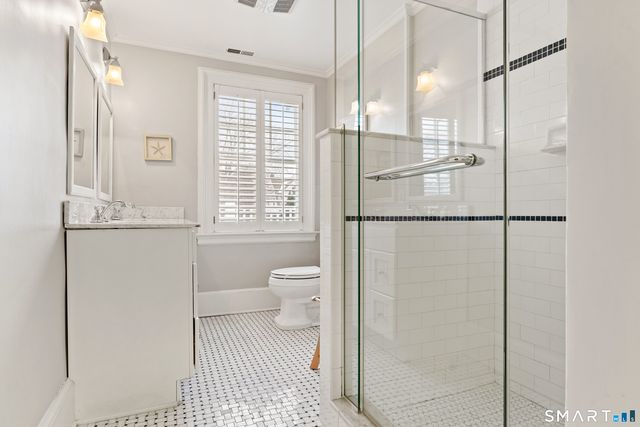 242 Ocean Drive West, Stamford, CT 06902