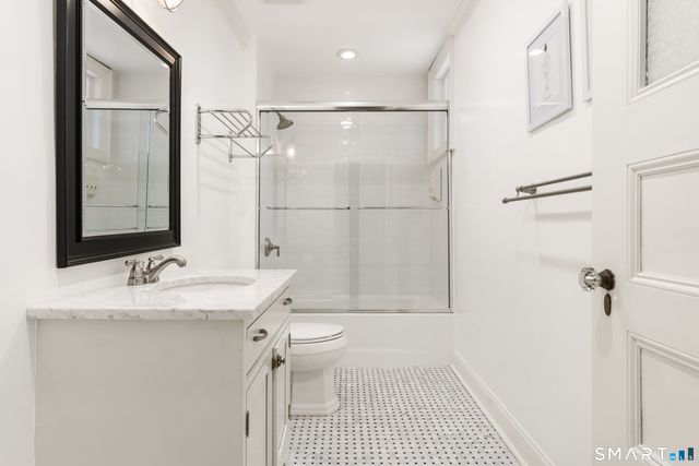 242 Ocean Drive West, Stamford, CT 06902