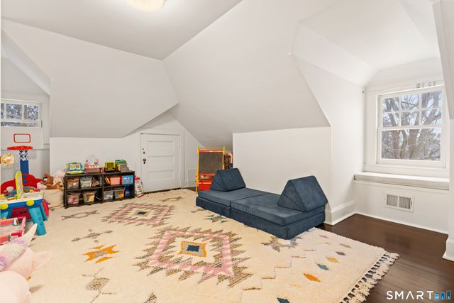 242 Ocean Drive West, Stamford, CT 06902