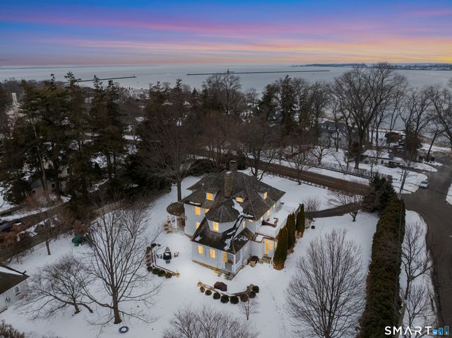 242 Ocean Drive West, Stamford, CT 06902