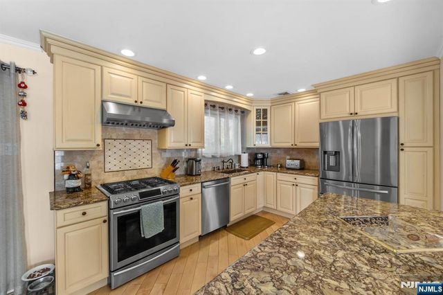 605 Gladys Court, Northvale, NJ 07647