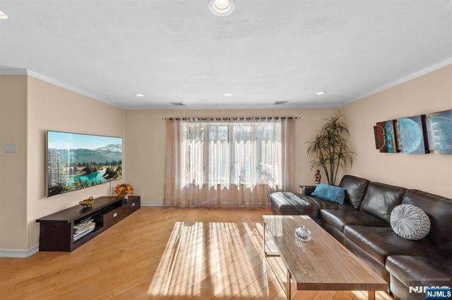 605 Gladys Court, Northvale, NJ 07647