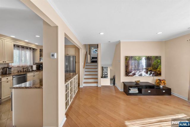 605 Gladys Court, Northvale, NJ 07647