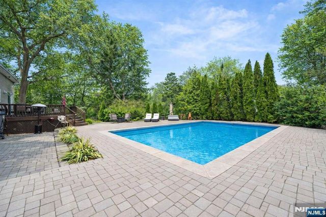 605 Gladys Court, Northvale, NJ 07647