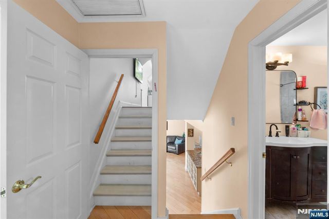 605 Gladys Court, Northvale, NJ 07647
