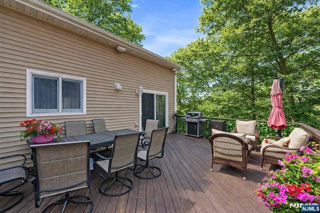 605 Gladys Court, Northvale, NJ 07647
