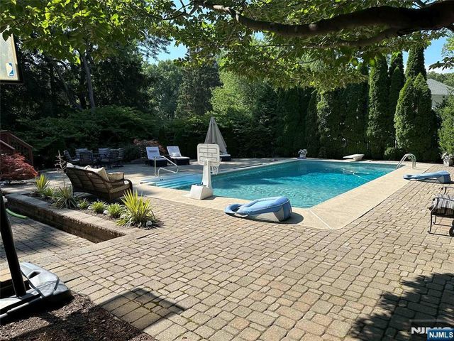 605 Gladys Court, Northvale, NJ 07647
