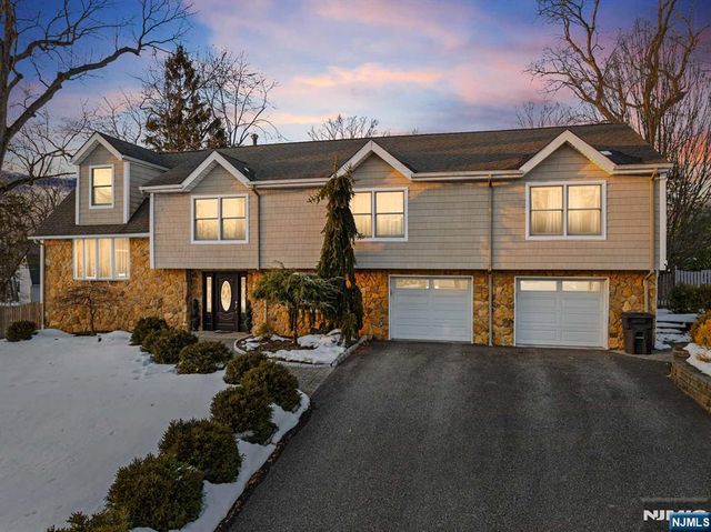 605 Gladys Court, Northvale, NJ 07647