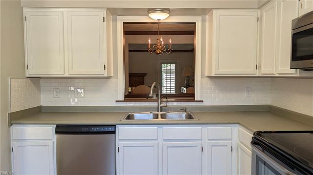 9 Riverview CT, Suffolk, VA 23434