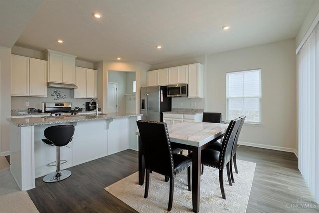 320 Chevington Chase, Tipp City, OH 45371