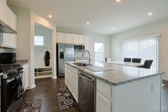 320 Chevington Chase, Tipp City, OH 45371