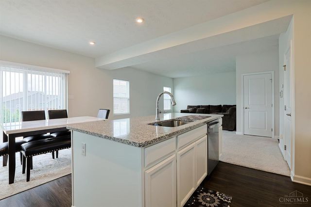 320 Chevington Chase, Tipp City, OH 45371