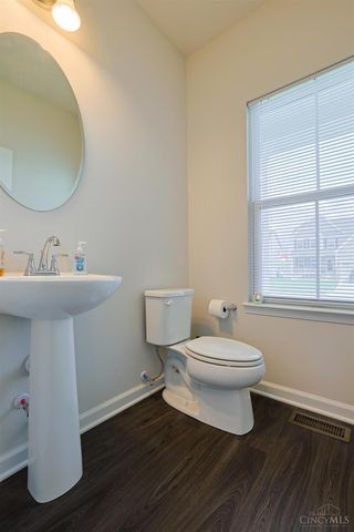 320 Chevington Chase, Tipp City, OH 45371