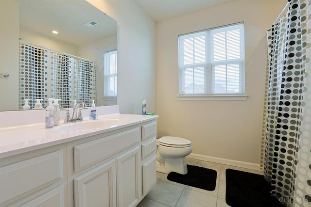 320 Chevington Chase, Tipp City, OH 45371