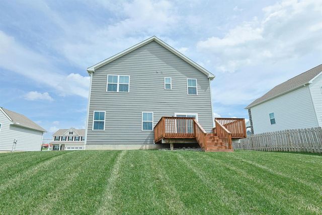 320 Chevington Chase, Tipp City, OH 45371