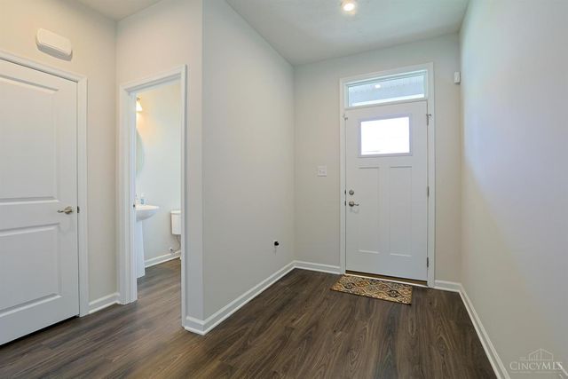 320 Chevington Chase, Tipp City, OH 45371