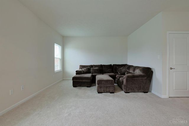 320 Chevington Chase, Tipp City, OH 45371