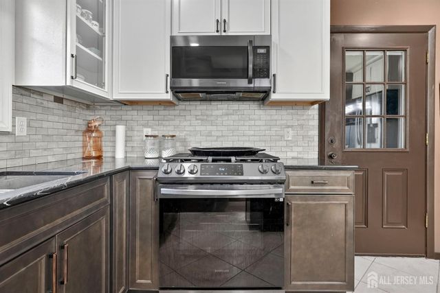 30 Rosewood Road, Edison, NJ 08817