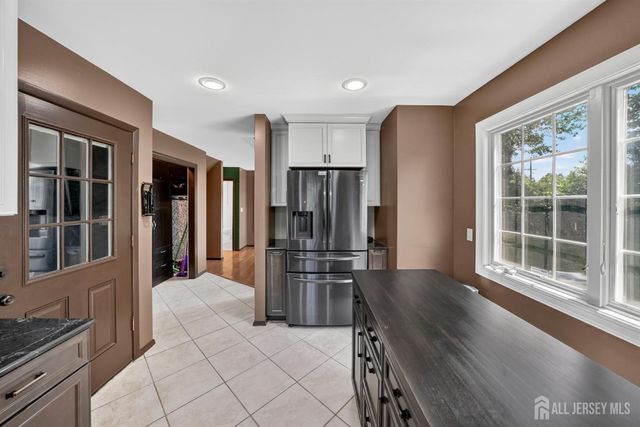 30 Rosewood Road, Edison, NJ 08817