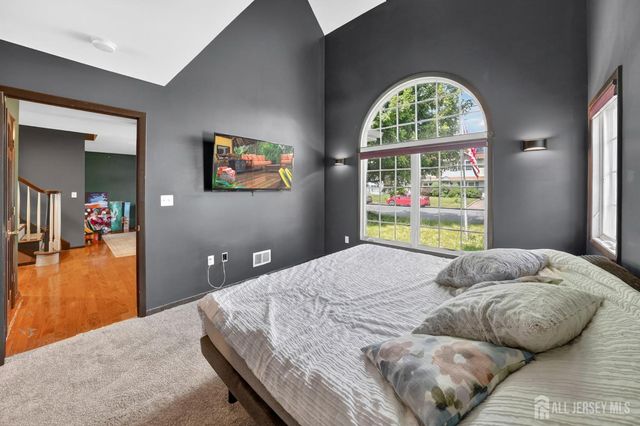 30 Rosewood Road, Edison, NJ 08817