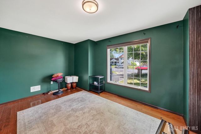 30 Rosewood Road, Edison, NJ 08817