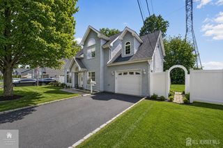 30 Rosewood Road, Edison, NJ 08817