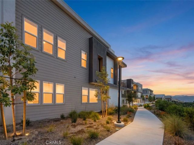 26729 Blue Hills Lp, Valencia, CA 91381