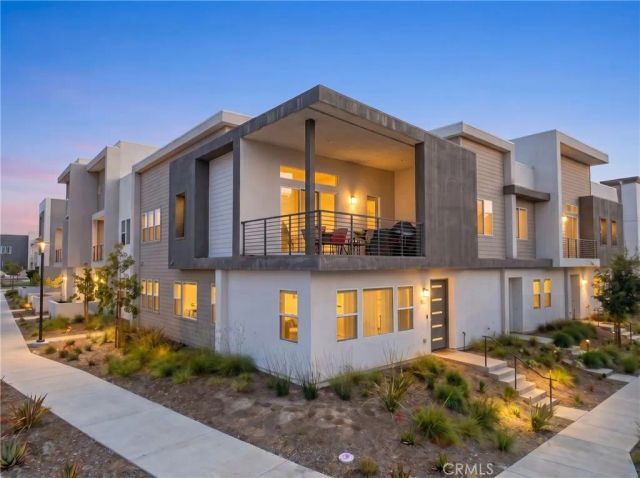 26729 Blue Hills Lp, Valencia, CA 91381