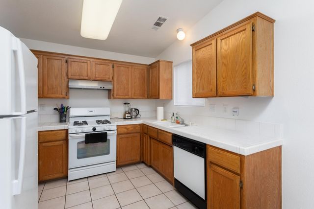 1981 Grapewood, Tulare, CA 93274